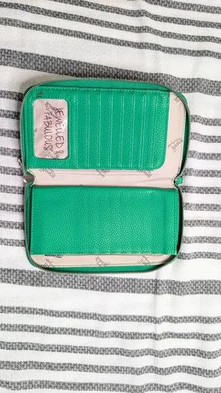 Thirty one wallet